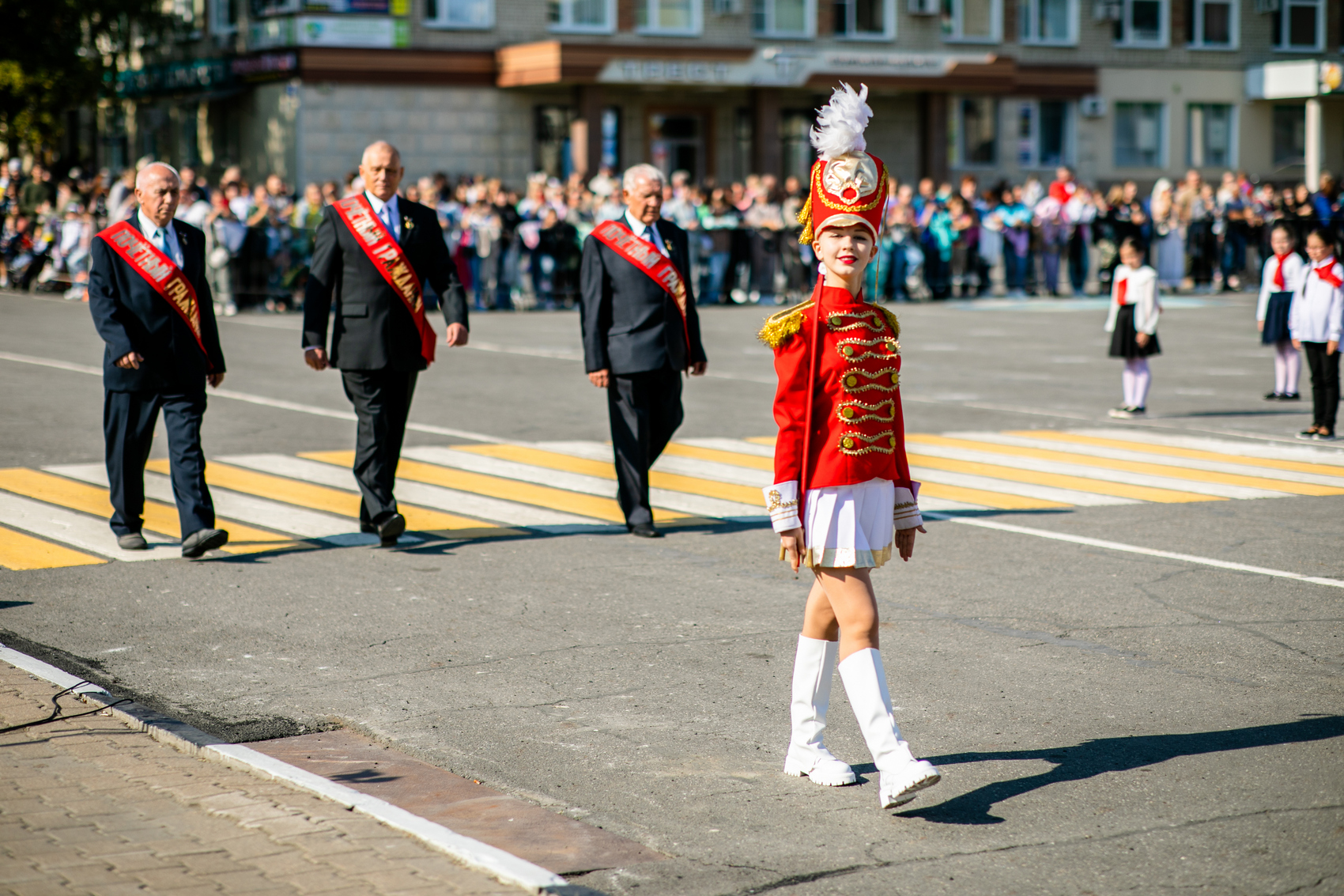 Епископ Софроний поздравил жителей Губкина с Днем города | 16.09.2023 |  Губкин - БезФормата